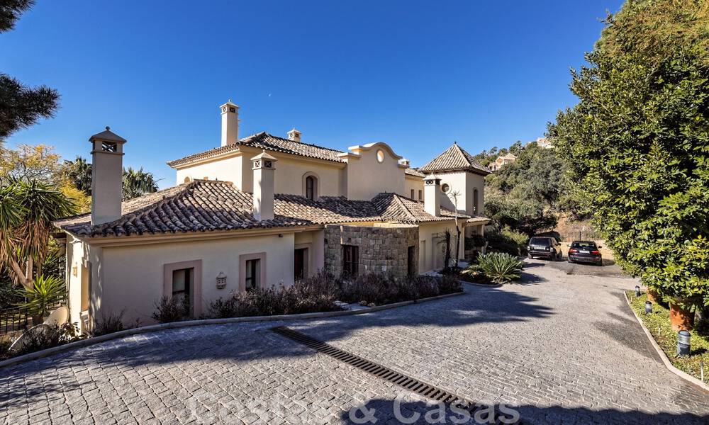 Ruime, Mediterrane villa te koop met zeezicht in het La Zagaleta Resort in Marbella - Benahavis 43965