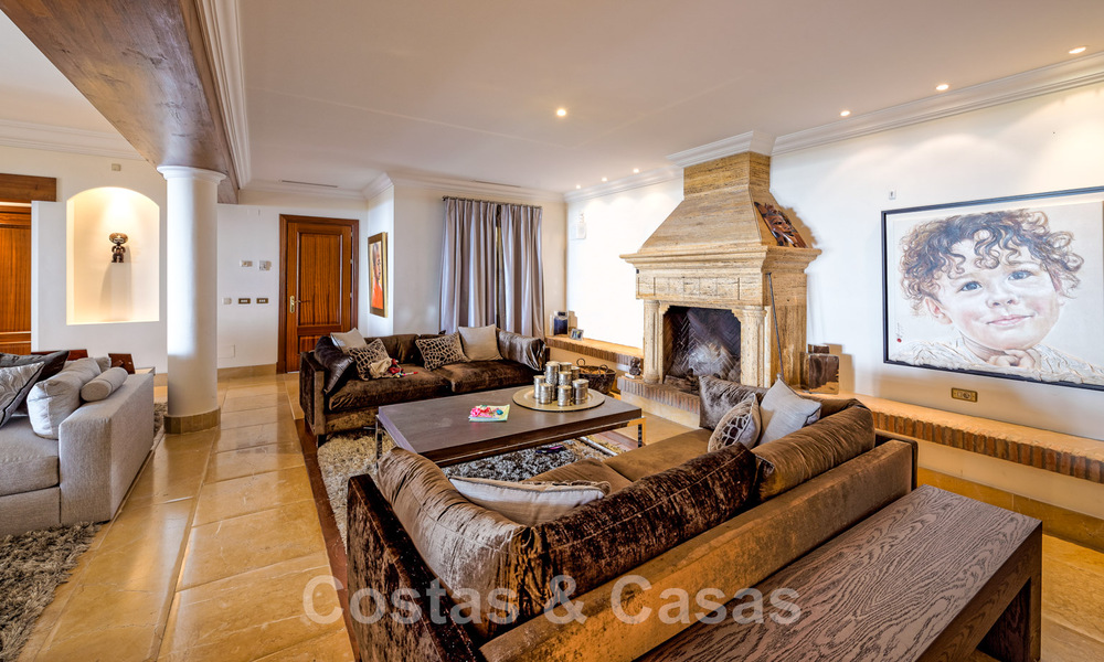 Ruime, Mediterrane villa te koop met zeezicht in het La Zagaleta Resort in Marbella - Benahavis 43966