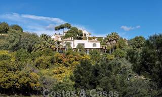 Ruime, Mediterrane villa te koop met zeezicht in het La Zagaleta Resort in Marbella - Benahavis 43967 