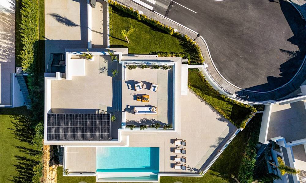 Spectaculaire luxevilla’s te koop i/e eigentijds architectuur gesitueerd i/e golfresort o/d New Golden Mile tussen Marbella en Estepona 63159