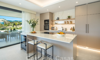 Spectaculaire luxevilla’s te koop i/e eigentijds architectuur gesitueerd i/e golfresort o/d New Golden Mile tussen Marbella en Estepona 63173 