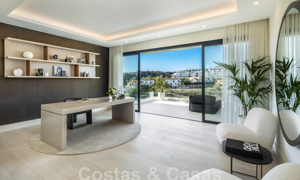 Instapklaar! Spectaculaire luxevilla’s te koop i/e eigentijds architectuur gesitueerd i/e golfresort o/d New Golden Mile tussen Marbella en Estepona 63177
