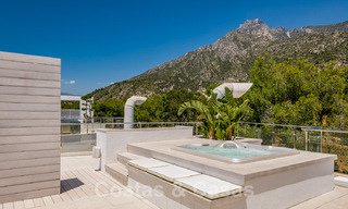 Laatste villa! Exclusieve, architecturale luxevilla te koop, met zeezicht, in Sierra Blanca, Golden Mile, Marbella. Luxueus gemeubileerd. 43627 