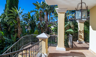 Klassieke, Spaanse luxevilla te koop in een gated community en eerstelijnsgolf met prachtig uitzicht over de golfbaan van La Quinta golf, Benahavis - Marbella 44101 