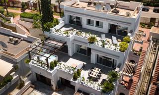 Volledig gerenoveerd luxepenthouse te koop in Scandinavische stijl, met uitgestrekte terrassen op de Golden Mile van Marbella 44279 