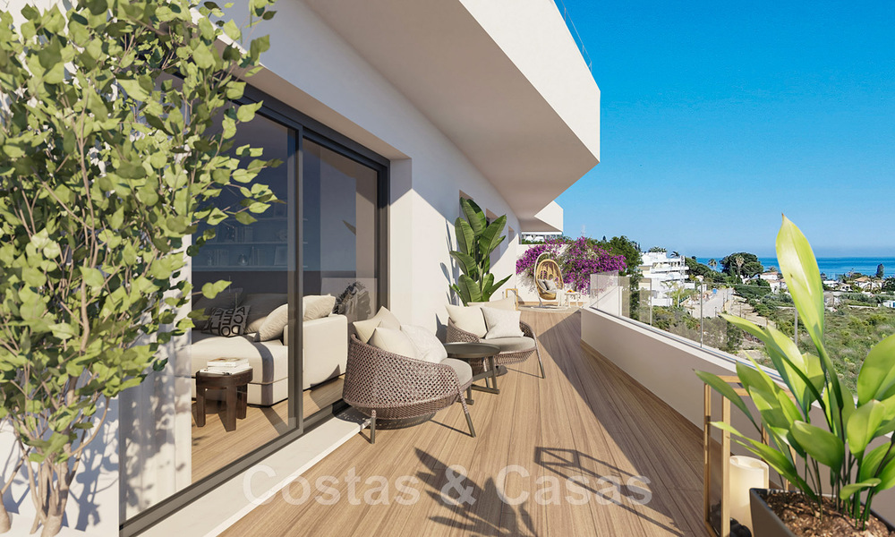 Luxueuze nieuwbouwappartementen in eigentijdse stijl te koop met een ruim terras en panoramisch zeezicht in Estepona stad 44297