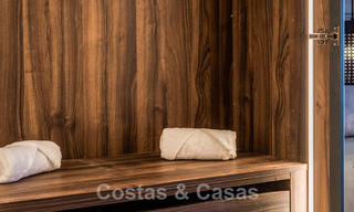 Ruim, luxueus appartement te koop in een beveiligd complex, eerstelijnsstrand, met prachtig zeezicht, op de New Golden Mile tussen Marbella - Estepona 44067 