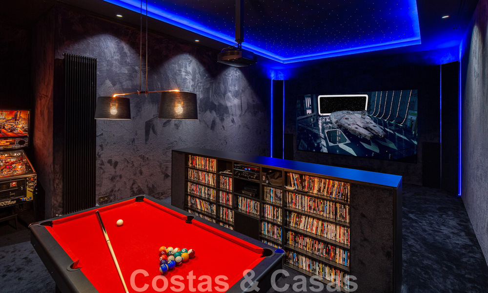 Fenomenale, eigentijdse luxevilla te koop, direct aan de golfbaan met zeezicht in een afgeschermd golfresort in Marbella - Benahavis 43987