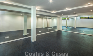 Indrukwekkende, moderne luxevilla met prachtig uitzicht op zee te koop in een begeerde urbanisatie op de Golden Mile van Marbella 44532 