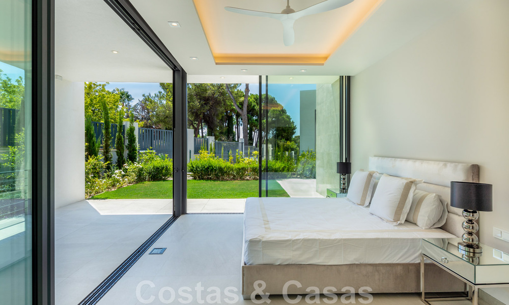 Indrukwekkende, moderne luxevilla met prachtig uitzicht op zee te koop in een begeerde urbanisatie op de Golden Mile van Marbella 44533