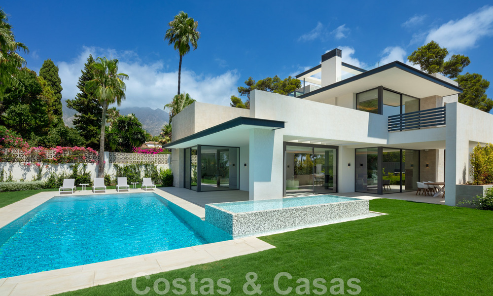 Indrukwekkende, moderne luxevilla met prachtig uitzicht op zee te koop in een begeerde urbanisatie op de Golden Mile van Marbella 44543