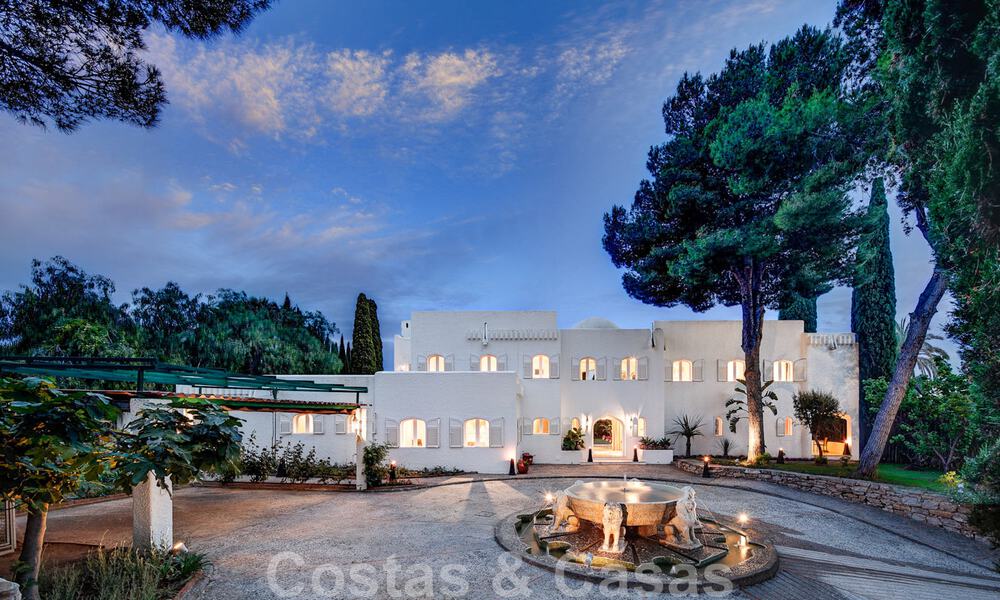 Unieke, Andalusische luxevilla te koop op een zeer gewilde locatie in Nueva Andalucia te Marbella 44479