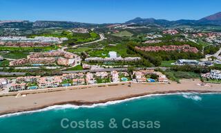 Nieuwe, eigentijdse, luxe appartementen te koop met zeezicht op loopafstand van het strand in Casares, Costa del Sol 44507 