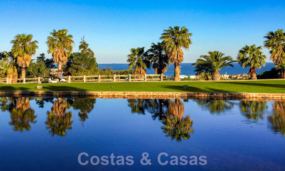 Nieuwe, eigentijdse, luxe appartementen te koop met zeezicht op loopafstand van het strand in Casares, Costa del Sol 44521