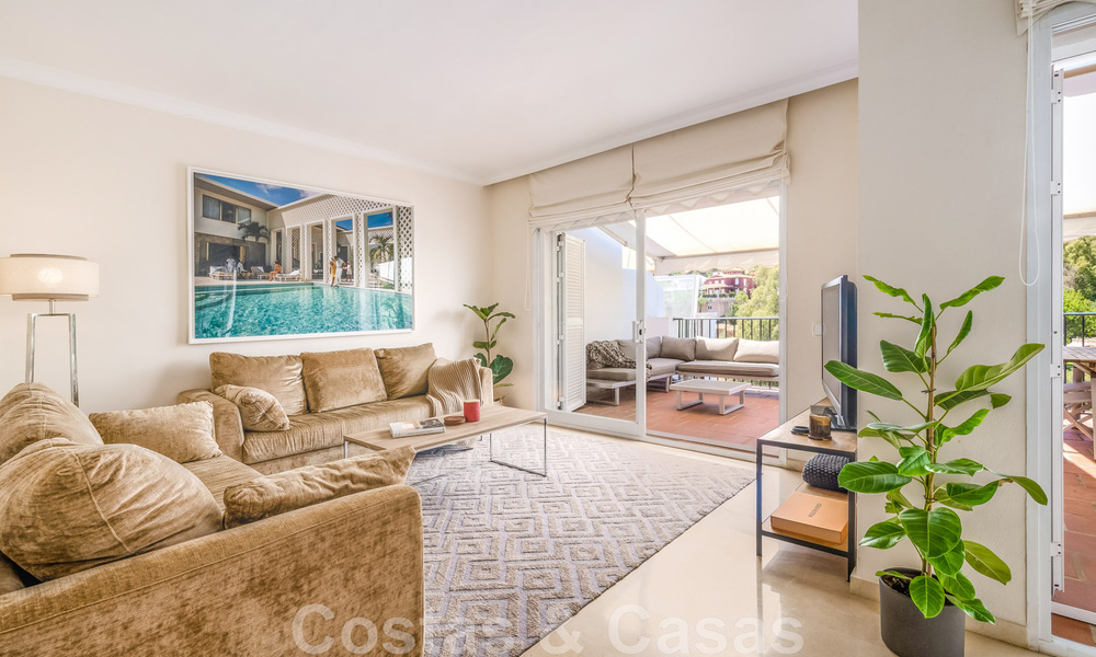 Lichtrijke, mediterrane rijwoning te koop met uitbreidingsmogelijkheid, eerstelijnsgolf in La Quinta te Benahavis - Marbella 44564