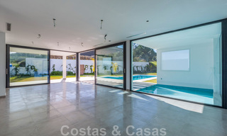 Nieuwe, eigentijdse villa te koop met open uitzicht op de golfbanen van het begeerde golfresort La Cala Golf, Mijas 44640 