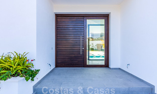 Nieuwe, eigentijdse villa te koop met open uitzicht op de golfbanen van het begeerde golfresort La Cala Golf, Mijas 44641 