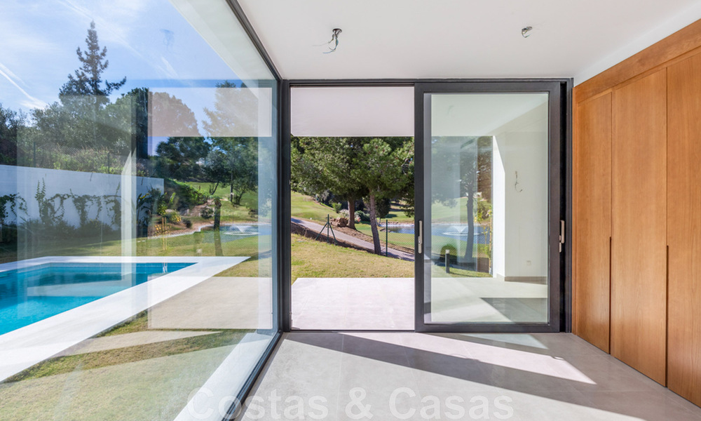 Nieuwe, eigentijdse villa te koop met open uitzicht op de golfbanen van het begeerde golfresort La Cala Golf, Mijas 44649