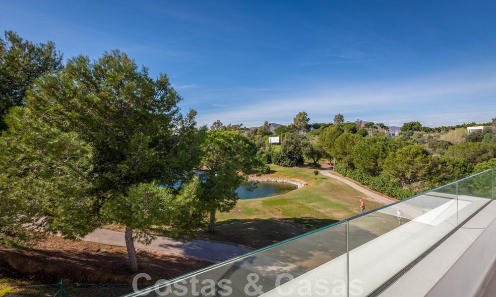 Nieuwe, eigentijdse villa te koop met open uitzicht op de golfbanen van het begeerde golfresort La Cala Golf, Mijas 44664