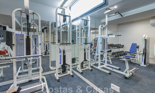 Eigentijdse, luxueuze villa te koop dicht bij alle voorzieningen in een zeer gewilde woongemeenschap op de Golden Mile van Marbella 44872 