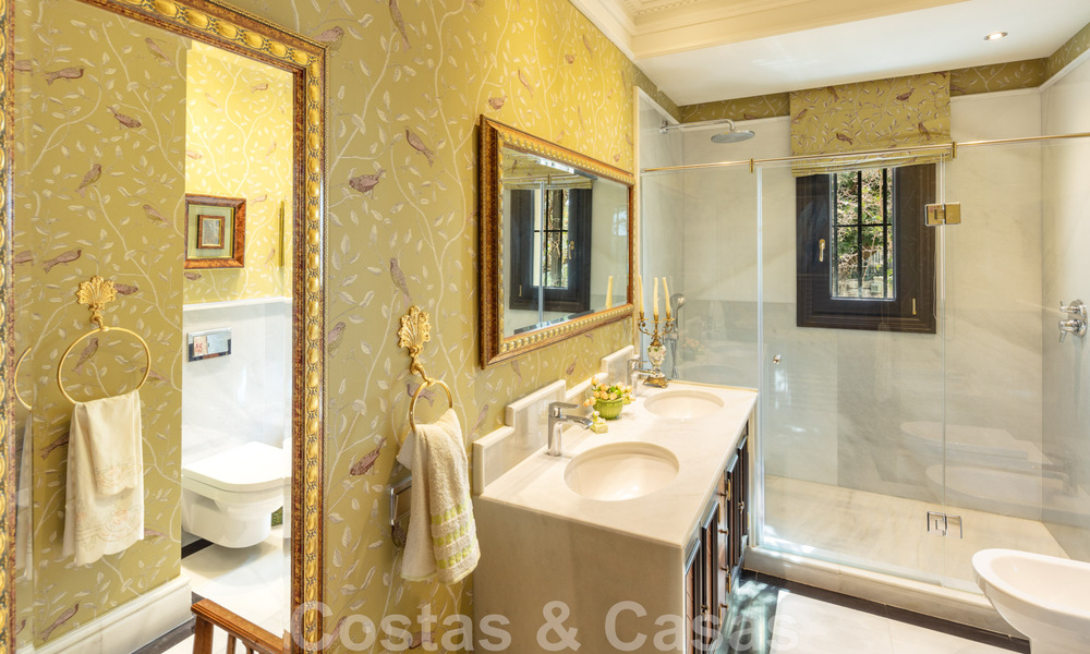 Majestueuze, hoogstaande luxevilla te koop met panoramisch zeezicht in een gated community op de Golden Mile van Marbella 44780