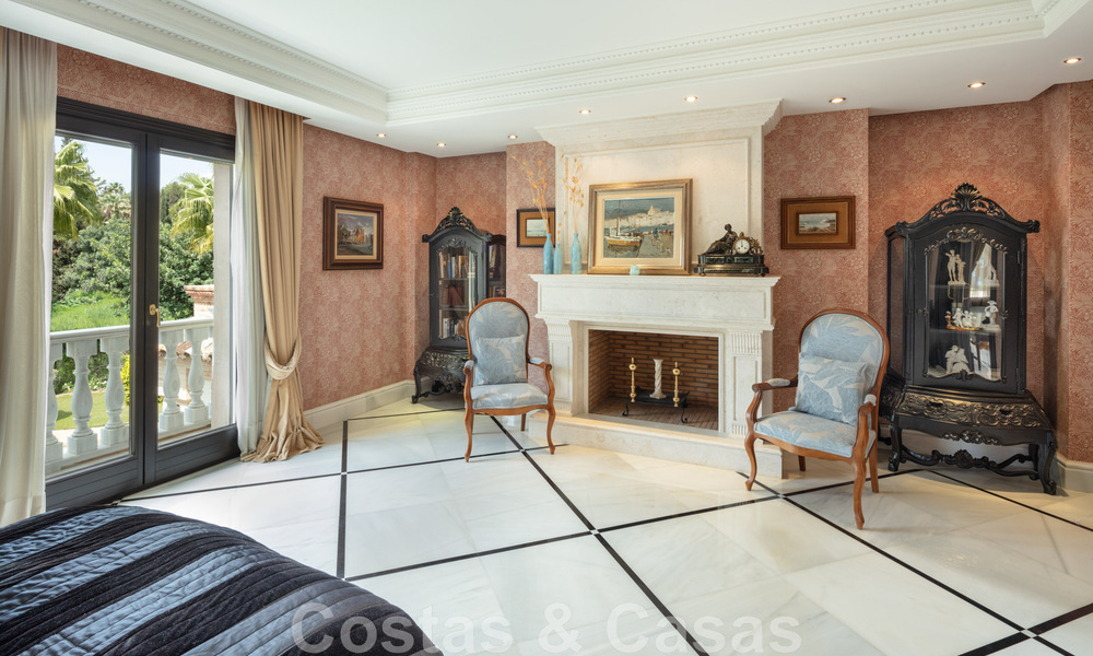 Majestueuze, hoogstaande luxevilla te koop met panoramisch zeezicht in een gated community op de Golden Mile van Marbella 44787