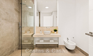 Instapklare, moderne villa te koop, eerstelijnsgolf met een prachtig zeezicht in Oost-Marbella 45011 