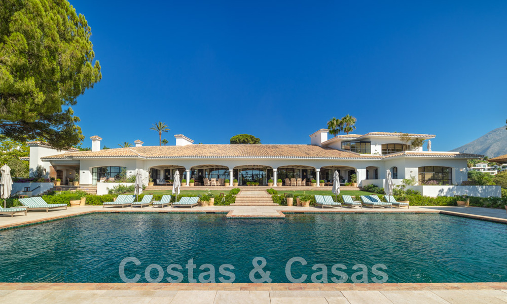 Meesterlijke designervilla te koop in één van de meest begeerde area’s op Marbella’s Golden Mile met zeezicht 45958