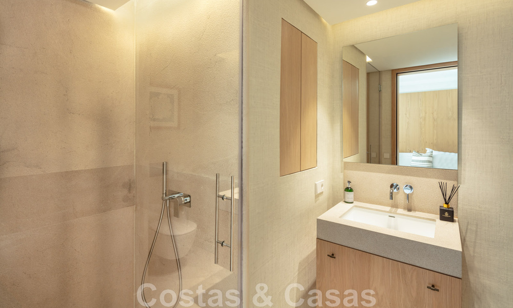 Andalusische, modernistische villa te koop met panoramisch uitzicht, beachside, op de Golden Mile van Marbella 44902