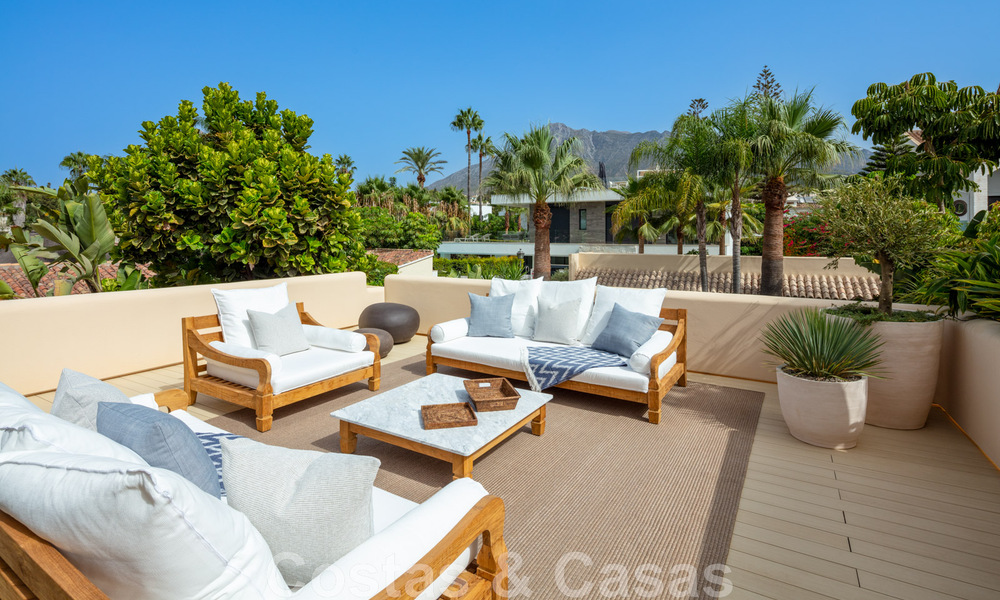 Andalusische, modernistische villa te koop met panoramisch uitzicht, beachside, op de Golden Mile van Marbella 44909