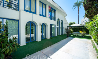 Riant appartement te koop met een ruim terras en privézwembad, tweedelijns strand in Marbella centrum 44932 