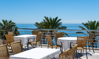Riant appartement te koop met een ruim terras en privézwembad, tweedelijns strand in Marbella centrum 44955 