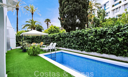 Riant appartement te koop met een ruim terras en privézwembad, tweedelijns strand in Marbella centrum 44958