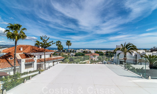 Unieke luxevilla te koop in een moderne, Andalusische bouwstijl, met zeezicht, op loopafstand van Puerto Banus, Marbella 45862 