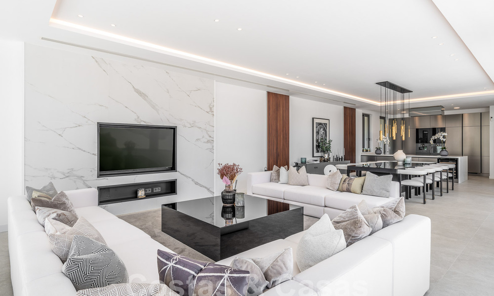 Nieuwe, modernistische designervilla te koop met panoramisch uitzicht, op de New Golden Mile in Marbella - Benahavis 53653