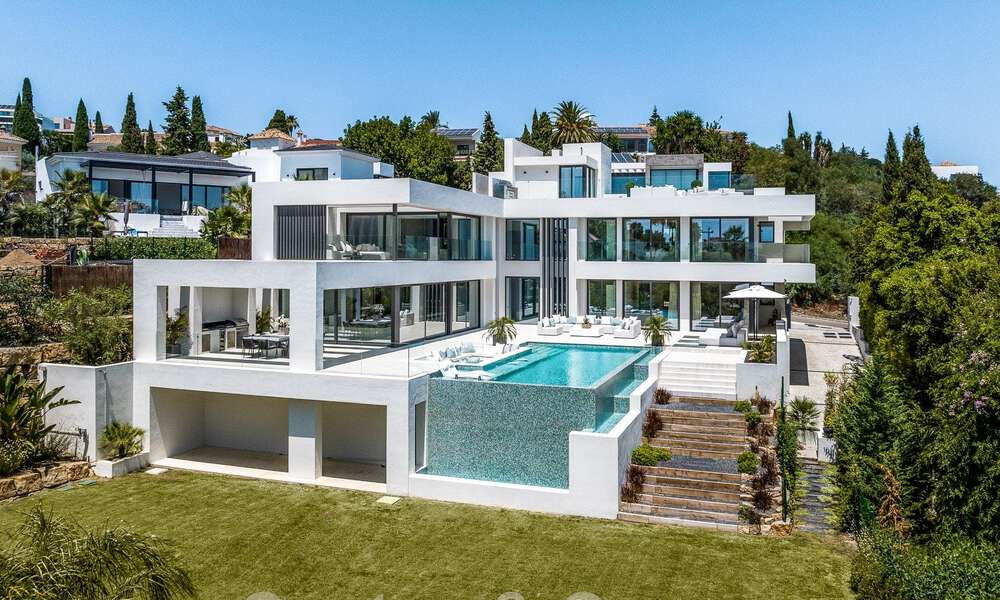 Nieuwe, modernistische designervilla te koop met panoramisch uitzicht, op de New Golden Mile in Marbella - Benahavis 53676
