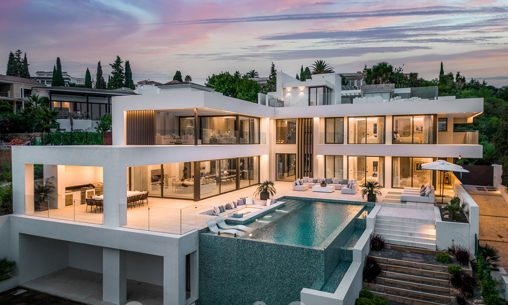 Nieuwe, modernistische designervilla te koop met panoramisch uitzicht, op de New Golden Mile in Marbella - Benahavis 53682