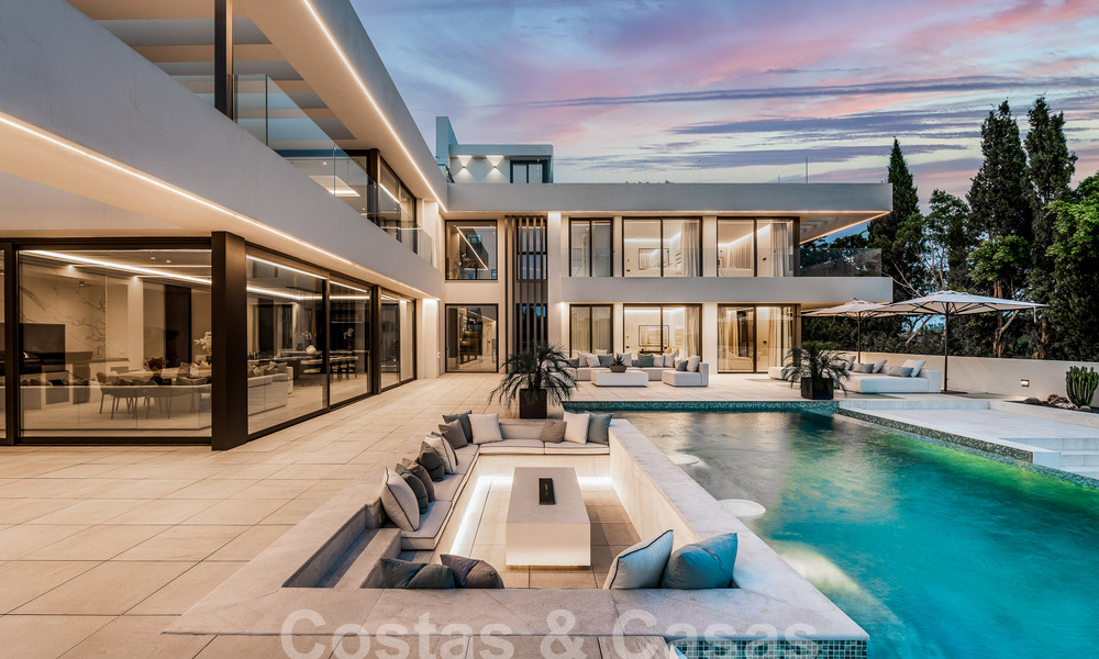 Nieuwe, modernistische designervilla te koop met panoramisch uitzicht, op de New Golden Mile in Marbella - Benahavis 53683