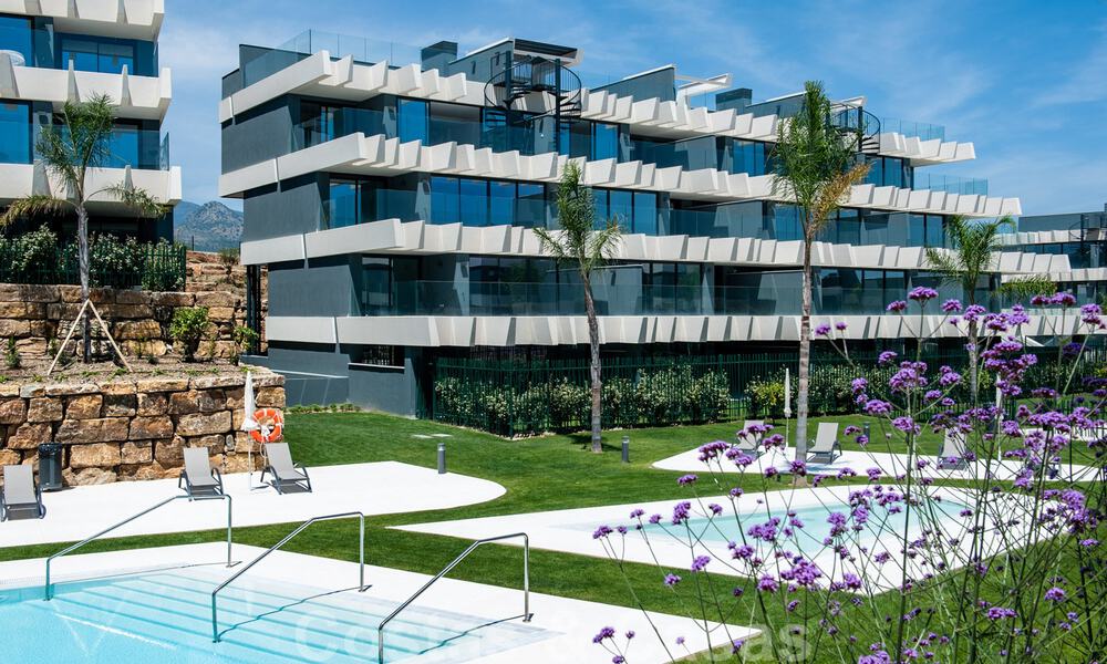 Instapklaar, modern 3-slaapkamer appartement te huur op langetermijn i/e golfresort o/d New Golden Mile, tussen Marbella en Estepona 45536