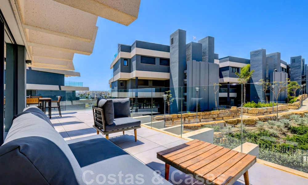 Instapklaar, modern 3-slaapkamer appartement te huur op langetermijn i/e golfresort o/d New Golden Mile, tussen Marbella en Estepona 45540
