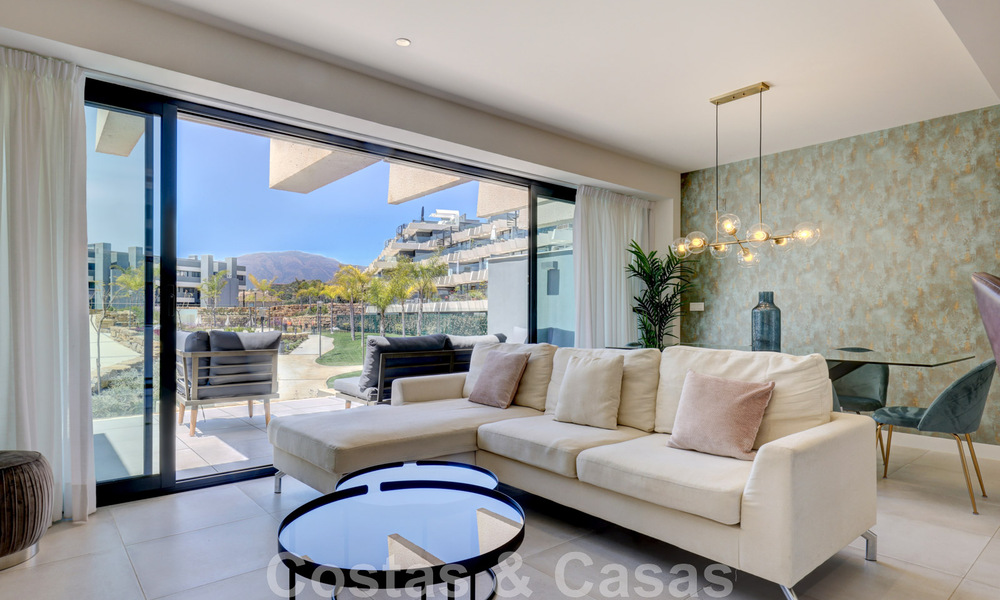 Instapklaar, modern 3-slaapkamer appartement te huur op langetermijn i/e golfresort o/d New Golden Mile, tussen Marbella en Estepona 45548
