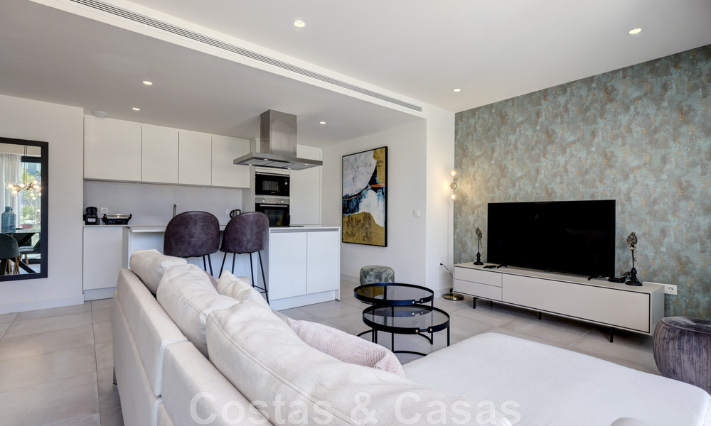Instapklaar, modern 3-slaapkamer appartement te huur op langetermijn i/e golfresort o/d New Golden Mile, tussen Marbella en Estepona 45551