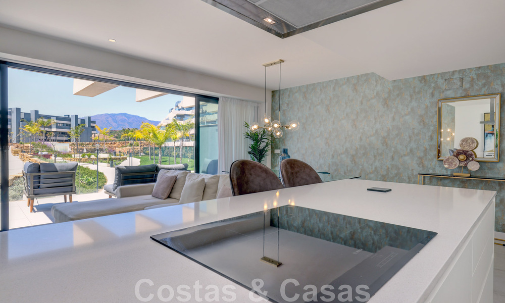 Instapklaar, modern 3-slaapkamer appartement te huur op langetermijn i/e golfresort o/d New Golden Mile, tussen Marbella en Estepona 45554