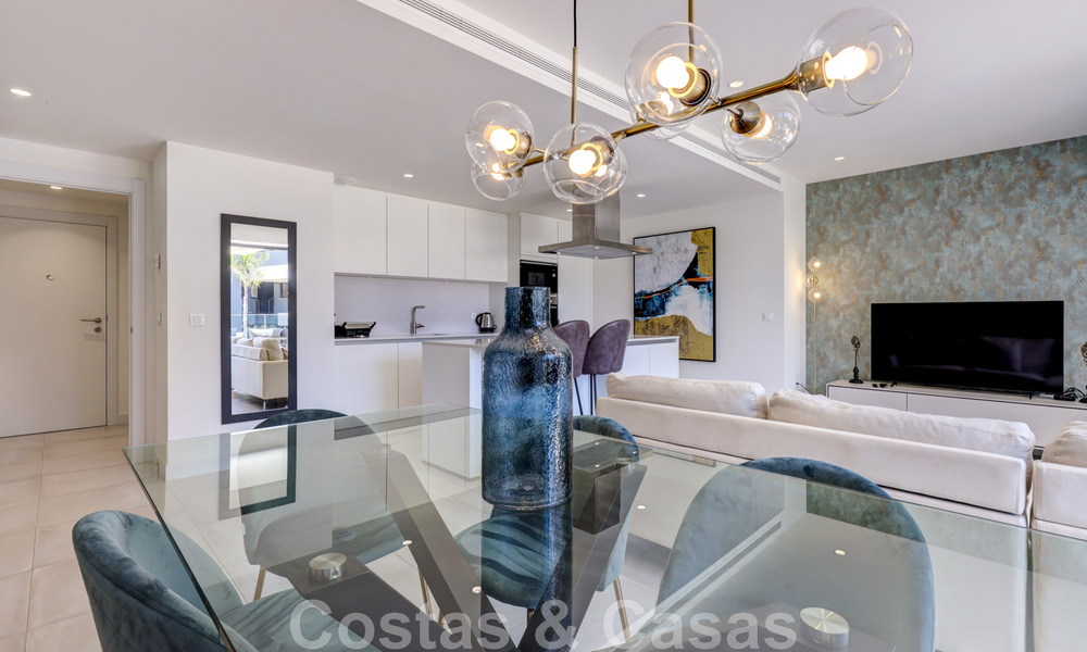 Instapklaar, modern 3-slaapkamer appartement te huur op langetermijn i/e golfresort o/d New Golden Mile, tussen Marbella en Estepona 45562