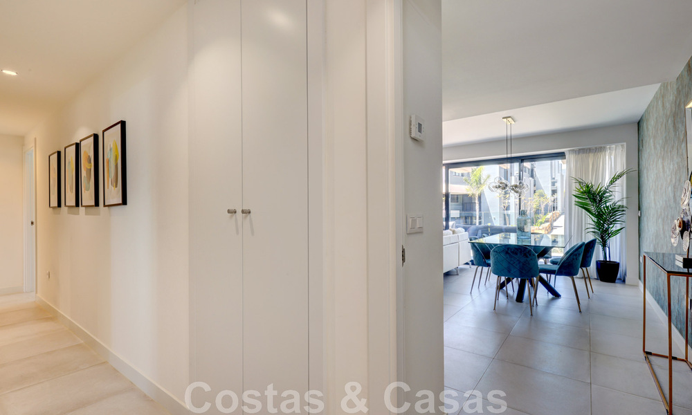 Instapklaar, modern 3-slaapkamer appartement te huur op langetermijn i/e golfresort o/d New Golden Mile, tussen Marbella en Estepona 45563
