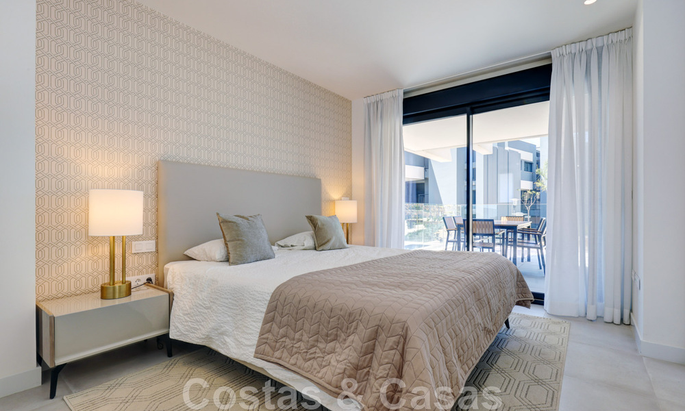 Instapklaar, modern 3-slaapkamer appartement te huur op langetermijn i/e golfresort o/d New Golden Mile, tussen Marbella en Estepona 45564