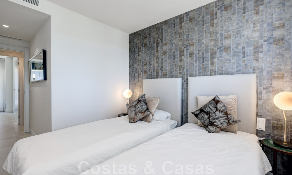 Instapklaar, modern 3-slaapkamer appartement te huur op langetermijn i/e golfresort o/d New Golden Mile, tussen Marbella en Estepona 45581