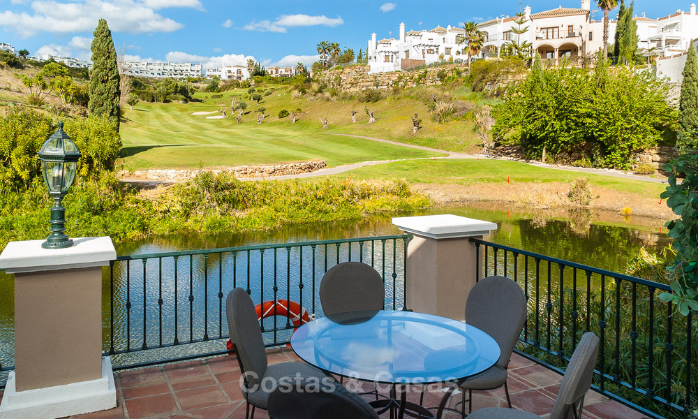 Instapklaar, modern 3-slaapkamer appartement te huur op langetermijn i/e golfresort o/d New Golden Mile, tussen Marbella en Estepona 45602