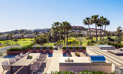 Nieuwe, ultramoderne luxevilla te koop met een architectonisch design, eerstelijns golf Los Naranjos te Nueva Andalucia, Marbella 58907