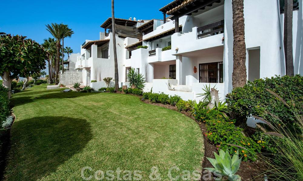 Eerstelijns strand appartementen te koop in Puente Romano, met zeezicht, aan de Golden Mile in Marbella 45680